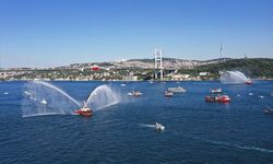 İstanbul Boğazı'nda 15 Temmuz şehitleri anısına 253 gemilik kortej!