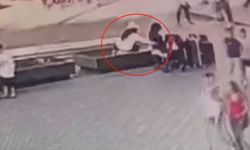 Çanta hırsızlığı kameraya takıldı! Polis suçüstü yakaladı