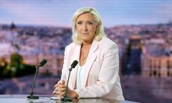 Yolsuzlukla suçlanmıştı: Fransız siyasetçi Le Pen, cumhurbaşkanlığı adaylığını duyurdu