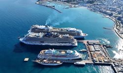 Kuşadası dolup taştı! Gemiyle binlerce turist geldi