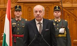 Macaristan'da Cumhurbaşkanı görevine son veren değişikliği onayladı!