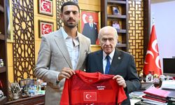 MHP Lideri Bahçeli, milli futbolcu Demiral’ı kabul etti