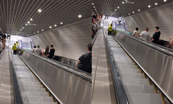 Gayrettepe Metro İstasyonu'nda çalışmayan yürüyen merdivenler tepki çekti