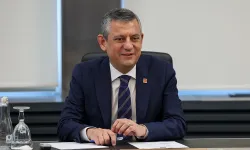 CHP'de yeni parti hazırlığı hız kazandı! Özgür Özel'in önünde iki kritik yol