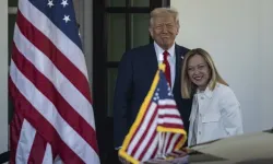 Trump ile Meloni arasında fotoğraf krizi! "Uzaklaştırma kararı gerekiyor"