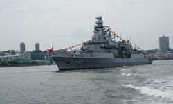 Türk donanmasından güç gösterisi: TCG Oruçreis New York'ta