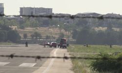 Yunuseli Havaalanı'nda gergin anlar: Uçağın tekerlekleri açılmadı