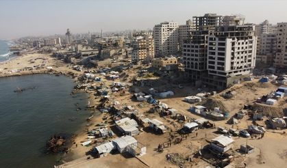 Turistik Gazze Limanı İsrail soykırımıyla Filistinlilerin barınma alanı oldu
