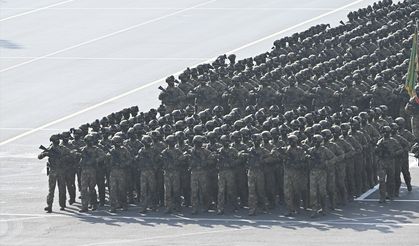 Azerbaycan, Karabağ Zaferi'nin 5. yılını askeri geçit töreniyle kutladı