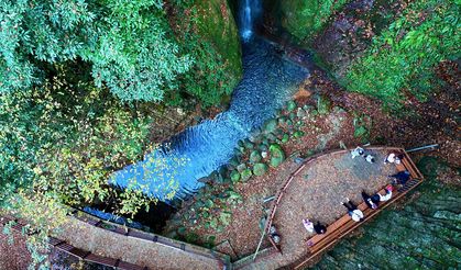 Düzce'deki Aktaş Şelalesi doğa tutkunlarının rotası oldu