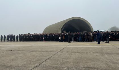 Şehitlerimizi taşıyan uçağa sis engeli! Pisti pas geçti