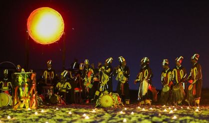 Okyanus kenarında büyüleyici gösteri