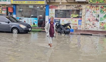 Dubai sağanak yağışa teslim oldu, hayat durdu!