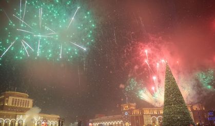 Dünya 2026 yılını böyle karşıladı