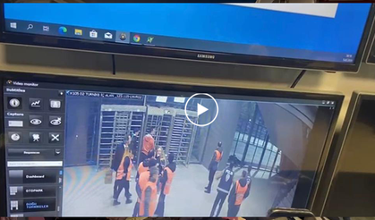 Genç taraftarın tribünden düştüğü anlar I VİDEO