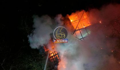 İki katlı ahşap ev kül oldu: Yaşlı adam hayatını kaybetti | VİDEO