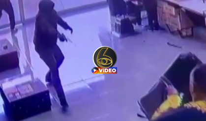 Adana’da berberde dehşet! Husumetlisine kurşun yağdırdı! İşte o anlar | VİDEO