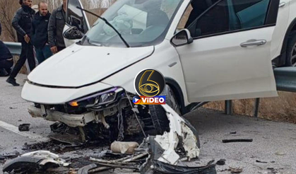 Kontrolden çıkan otomobil bariyerlerde asılı kaldı: 4 yaralı I VİDEO