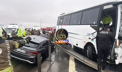 SON DAKİKA... İstanbul'da polisleri taşıyan servis kaza yaptı: 1 şehit 16 yaralı I VİDEO