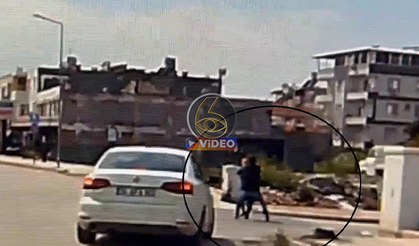 Pes dedirten kapkaç: Araç kamerası hırsızı ele verdi | VİDEO