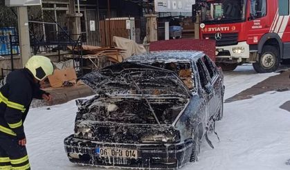 Seyir halindeki otomobil alev alevlere teslim