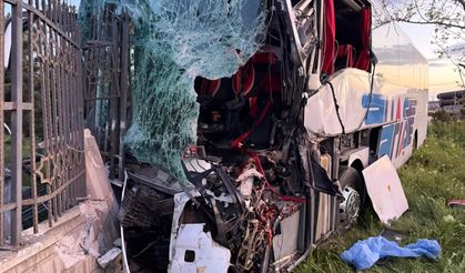 Konya'da feci kaza: 1 ölü, 8 yaralı