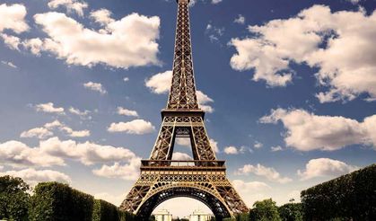 Eyfel Kulesi, sıcak hava nedeniyle ziyarete erken kapatıldı