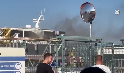 Pendik'te teknede çıkan yangın hasara neden oldu