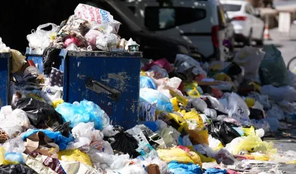 İzmir Buca''da çöp sorunu bitmiyor