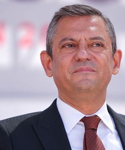 CHP Genel Başkanı Özel, Juventusu 5-2 mağlup eden Galatasarayı kutladı