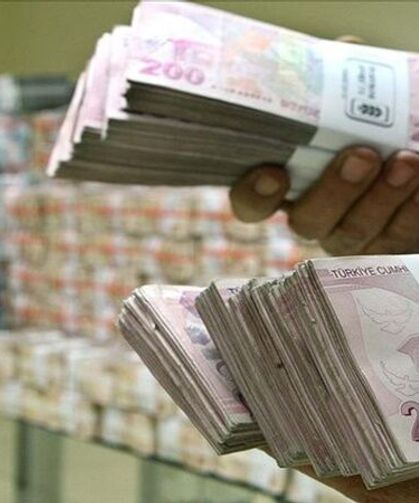 Bütçe nisanda 338,7 milyar lira açık verdi