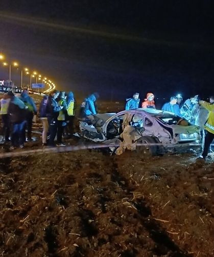 Batman'da feci kaza: Araçlar şarampole yuvarlandı 3 ölü, 3 yaralı