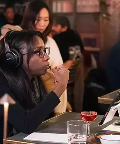 Sevgililer Günü'nü yalnız geçirecekler dikkat: Dünya'nın ilk yapay zeka flört restoranı açıldı