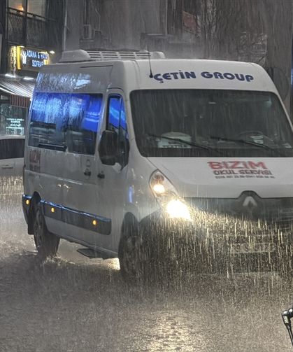 Kırklareli'nde sağanak ve dolu etkili oldu