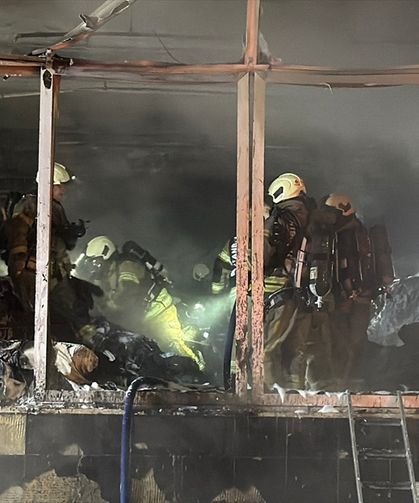 Bağcılar'da tekstil fabrikasında çıkan yangın söndürüldü