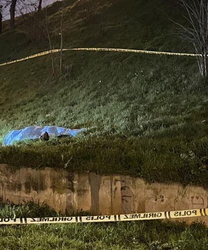 Bayrampaşa'da otoyol kenarında erkek cesedi bulundu