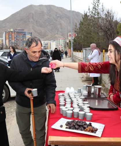 Erzurum'da öğrencilerden Ramazan'ı coşkulu karşılama