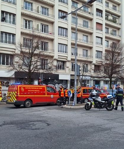 Fransa’da güzellik salonuna el bombası atıldı: 6 yaralı