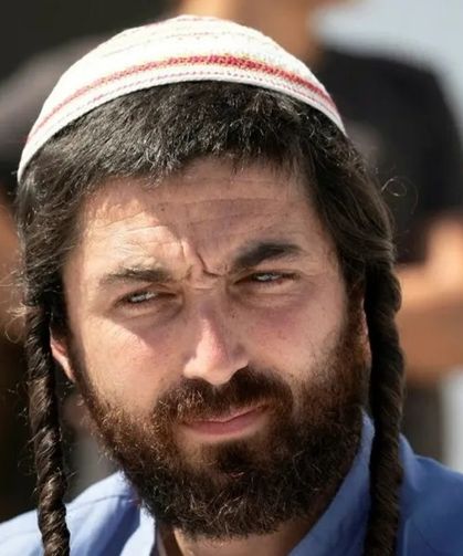 İsrailli milletvekili, beraberindeki yerleşimcilerle bir okula baskın düzenledi