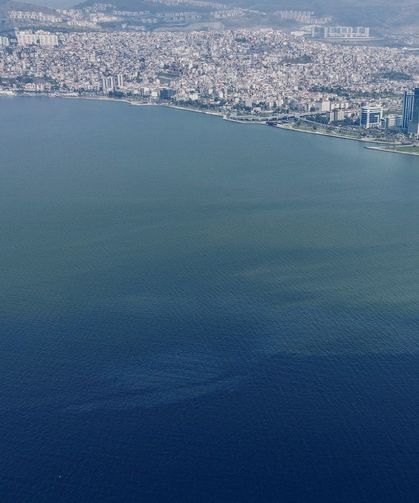 İzmir Körfezi’nde kirlilik alarmı! 8'inci kez yaşanıyor
