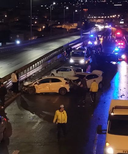 Ataşehir'de zincirleme kaza: Çok sayıda yaralı var!