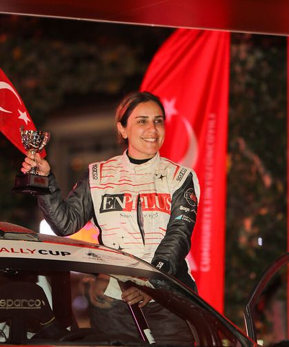 Türk pilot Nazan Zorlu Fransa’da meydan okuyor