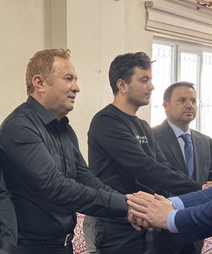 Bakanlardan okul saldırısında hayatını kaybeden öğretmen Kara'nın ailesine taziye ziyareti