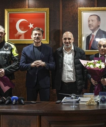 Bahçelievler'de 3 aylık bebeği hastaneye yetiştiren motosikletli zabıta ekibi ödüllendirildi