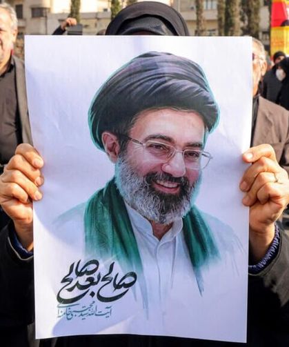 Mücteba Hamaney hakkında sarsıcı rapor: Yeni lider bacağını mı kaybetti?