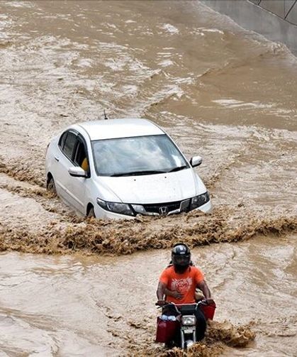 Pakistan’daki selde can kaybı 68’e yükseldi