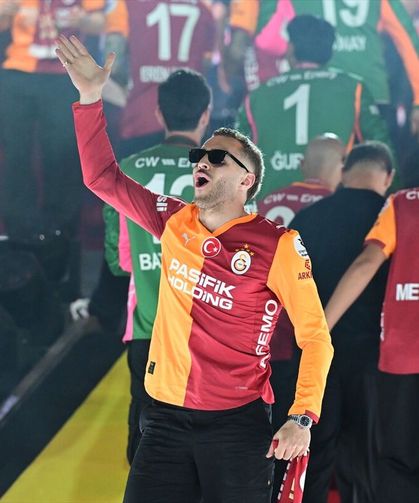 Barış Alper Yılmaz horonuyla yine geceye damga vurdu
