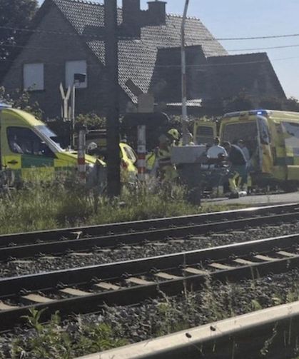 Belçika'da tren okul servisine çarptı! Ölü ve yaralılar var