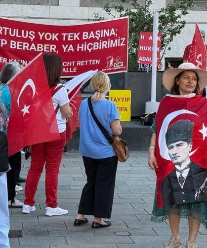 Stuttgart’ta CHP Kurultayı protestosu: İptal kararına tepki
