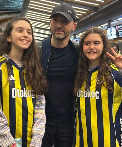 Fenerbahçe'de Tedesco'ya duygusal veda: Havalimanında sevgi seli